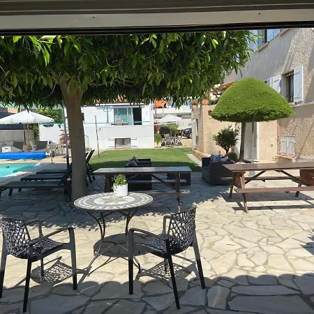 Debbie's Crew House Auberge de jeunesse