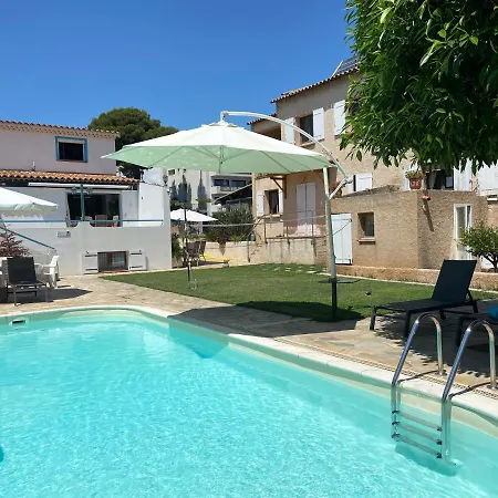 Debbie's Crew House Auberge de jeunesse