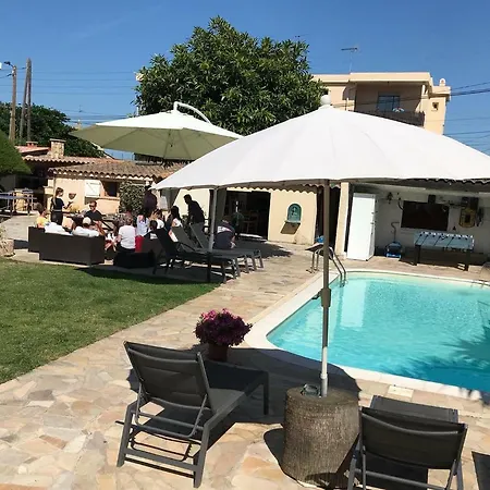 Auberge de jeunesse Debbie's Crew House