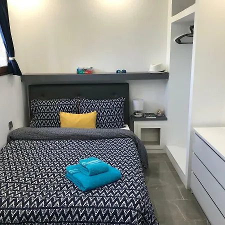 Debbie's Crew House *