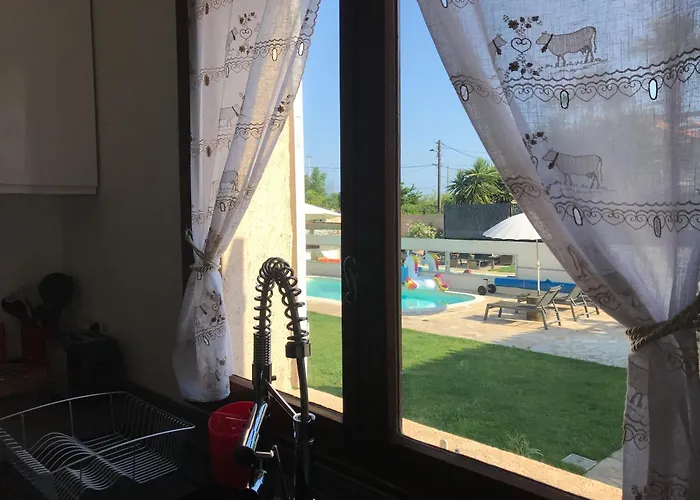 Debbie's Crew House * Антиб