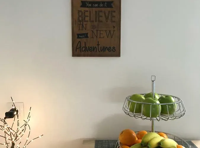 Hostel Debbie's Crew House Antibes