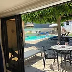 Debbie's Crew House Vandrerhjem Antibes