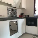 Debbie's Crew House *