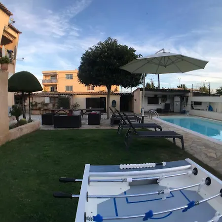 Debbie's Crew House Hostel Antibes