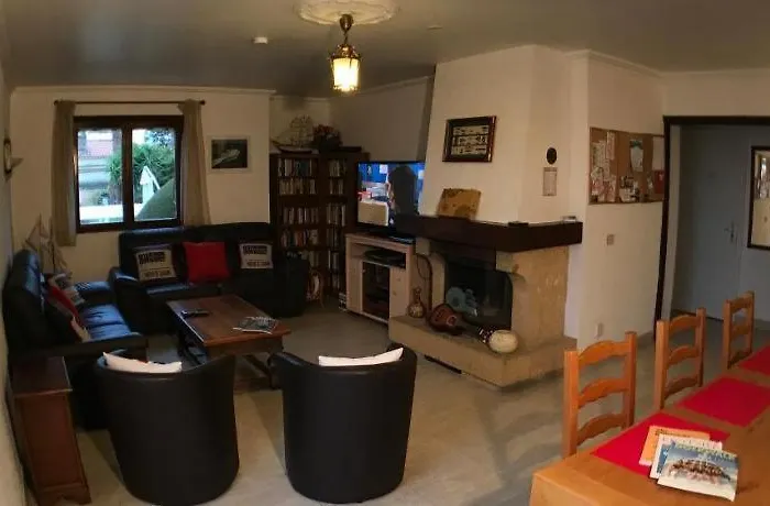 Debbie's Crew House * Antibes